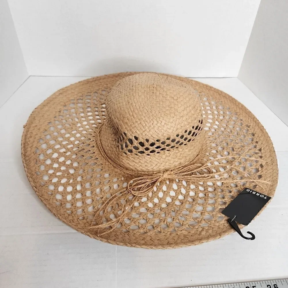 Torrid Small Medium Oversize Floppy Hat Sun Spring Women Straw Vacation Travel